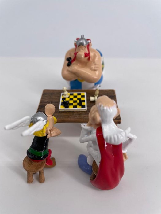 Asterix - Pixi 2372 - Astérix, Obélix et Panoramix: la partie d'échecs - (2021)