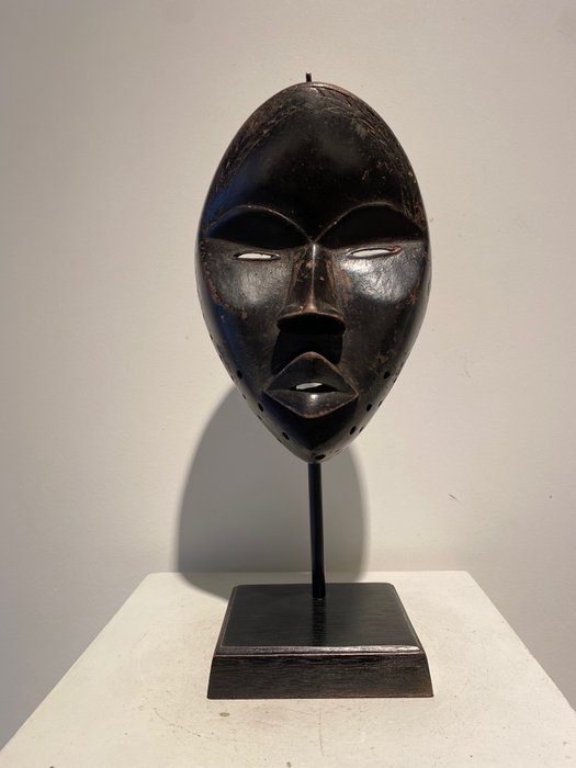 Mask (1) - Wood - Dan - Côte d'Ivoire 