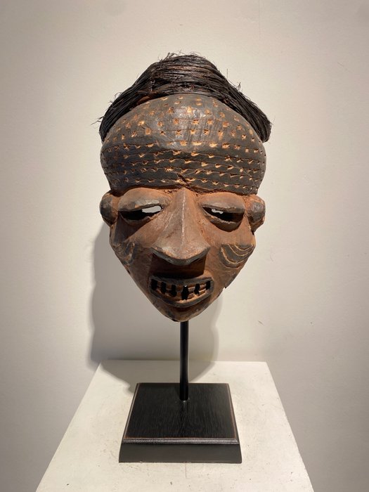Mask (1) - Plant fibre, Wood, pigment - Pende - Belgian Congo 