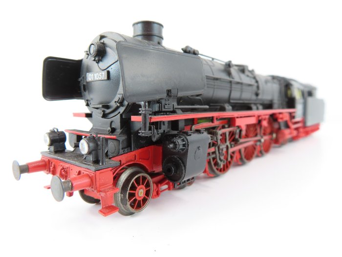 Märklin H0 - 39103 - Locomotive à vapeur avec wagon tender - BR 01.10 avec offre d'huile - DB