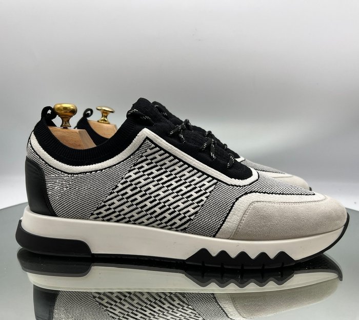 Hermès - Addict - Sneakers - Maat: Schoenen / EU 44 - Veilingagenda