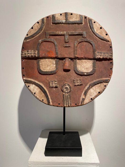 Mask (1) - Wood, pigment - Teke - Belgian Congo 