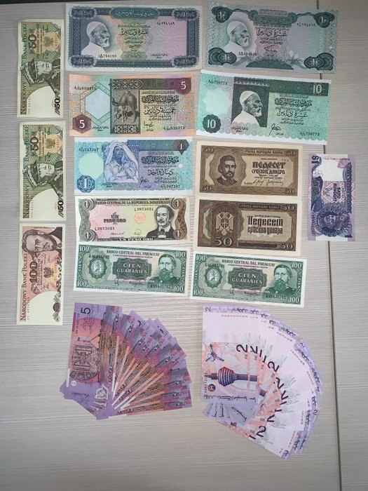 World - 42 banknotes - Various dates - including duplicates