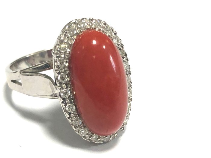 Preview of the first image of 18 kt. White gold - Ring Blood Coral - Diamonds.