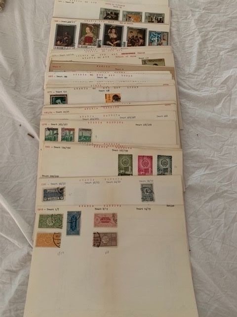 Saudi Arabia 1916/1972 - Elaborate collection Arabian States/Saudi Arabia on 125 old cards in decent condition