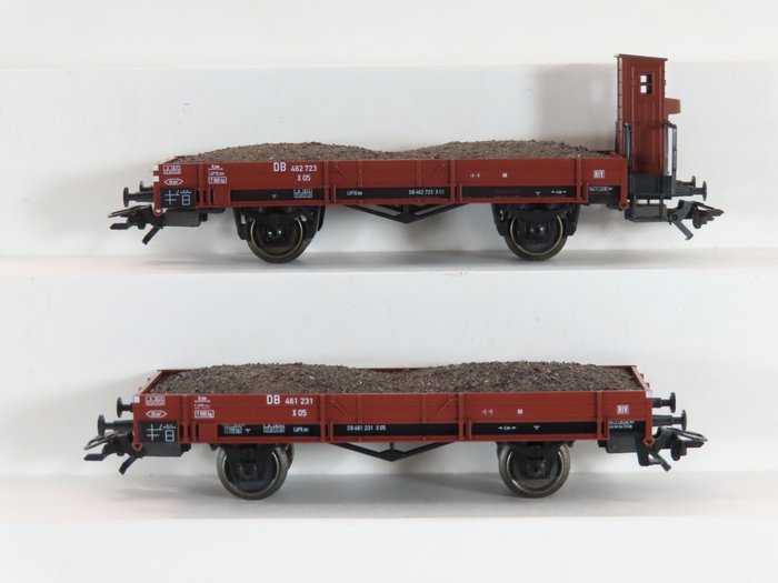 Märklin H0 - 46076 - Goederenwagenset - 2 Platte wagens met lading - DB