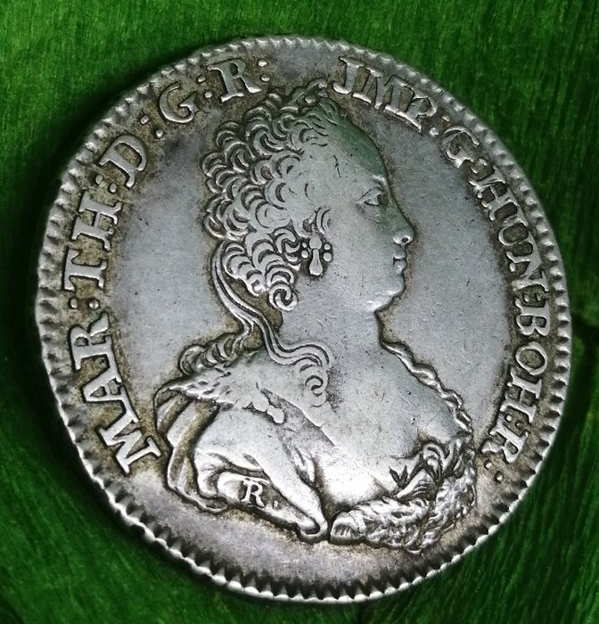Autriche. Maria Theresia (1740-1780). 1/2 Ducaton 1751, Antwerpen. R