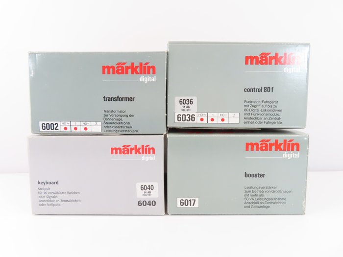 Märklin H0 - 6017/6040/6002/6036 - Toebehoren - Vierdelige digitale besturings uitbreiding met booster en extra rijcontroller