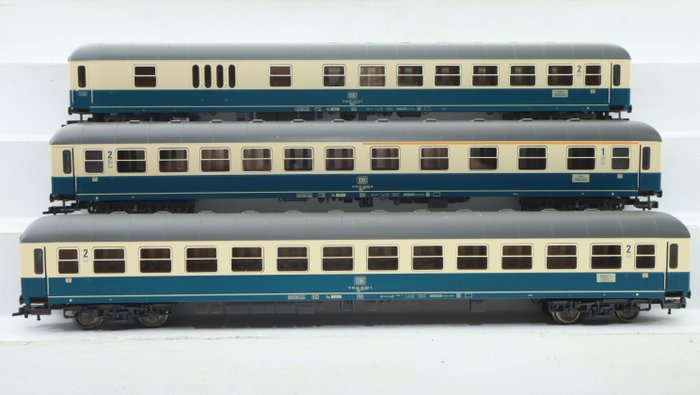 Fleischmann H0 - 5610K/5612K/5613K - Carro passeggeri - 3 carrozze di 1a e 2a classe, blu oceano con panna - DB