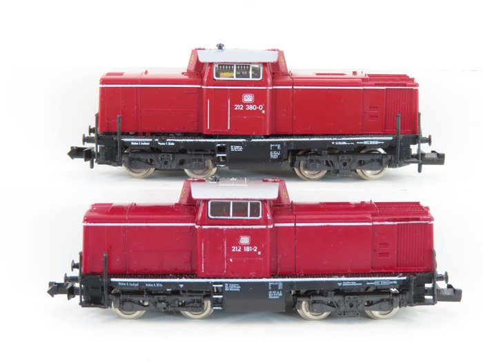 Fleischmann N - 7230 - Locomotiva diesel - BR 212 e BR 212 manichino - DB