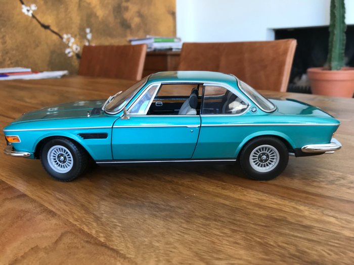 MiniChamps - 1:18 - BMW 3.0 CSi (E9) - year 1972