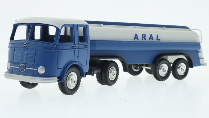 Märklin - 1:43 - 18032 - Mercedes Benz Tankwagen mit Aufdruck "ARAL"