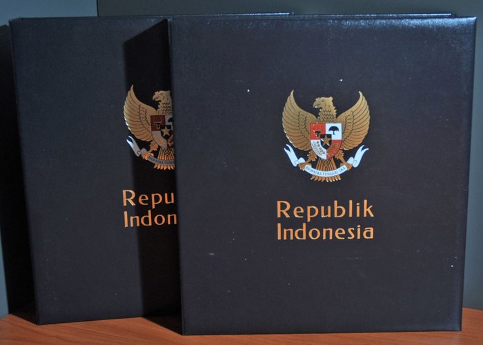 Indonesië 1945/1995 - Verzameling in 2 Luxe DAVO albums met cassette waarbij betere blokken en series