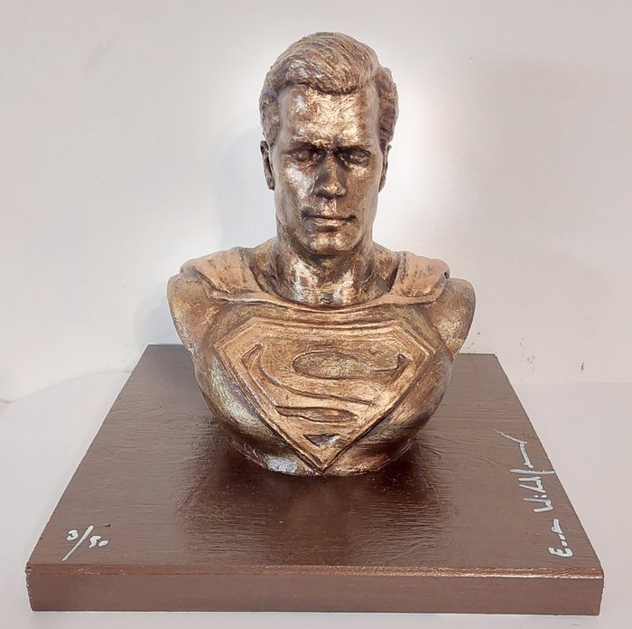 Emma Wildfang - Bronzed statue of Superman - (2022)