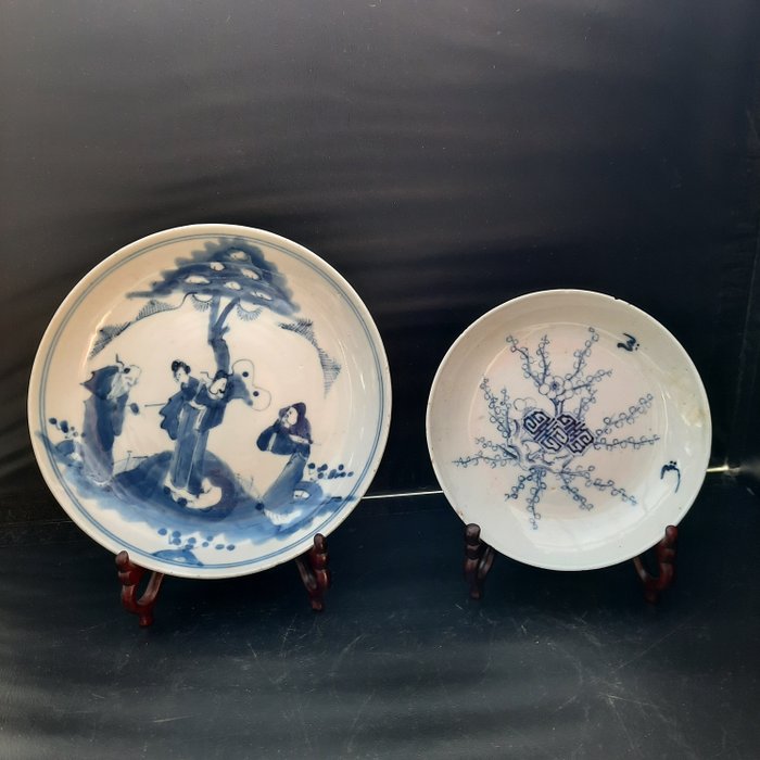 Piattino, Piatto (2) - Porcellana - 19th century blue and white plate - Cina - XIX secolo
