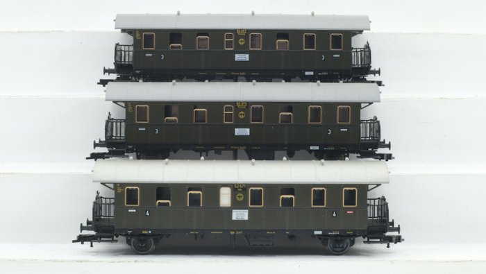 Fleischmann H0 - 5072K/5872K - Passenger carriage - Three 2-axle passenger cars, 3rd and 4th class - DRG