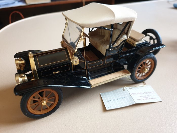 Franklin Mint - 1:24 - Franklin Mint - 1910 Cadillac roadster