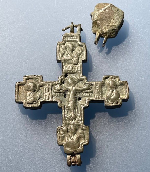 Bizantino Bronzo Esclusiva Croce Reliquiario con immagini della Crocifissione, San Niceta che uccide un demone e
