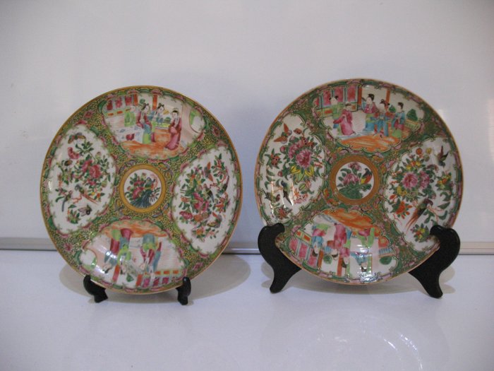 Lastre (2) - Porcellana - Fiori, caratteri - Cina - XIX secolo