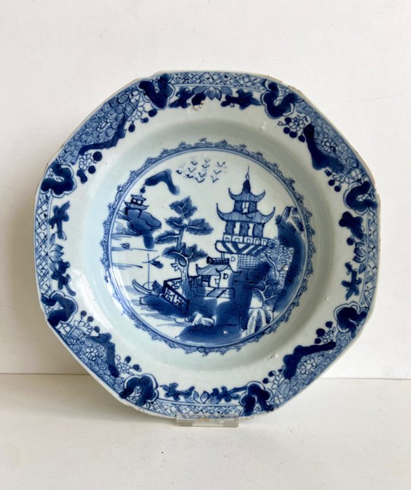 Piatto - Ottagonale - Porcellana - Cina - Qianlong (1736-1795)