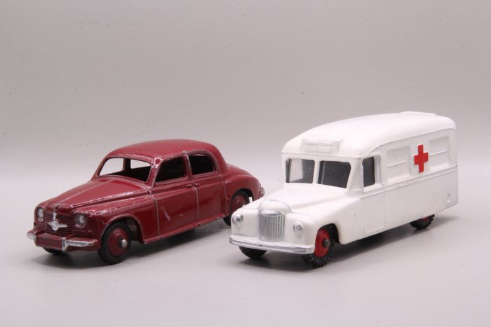 Dinky Toys - 1:43 - Ambulance Daimler, Rover 75 - ref. 253, 156