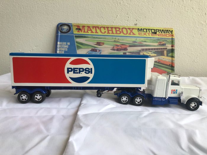 Matchbox - Super Kings Peterbilt Truck Pepsi 1978