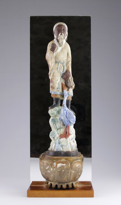 Statuetta (1) - Shiwan - Porcellana - Gru, Uomo - Cina - XIX - XX secolo