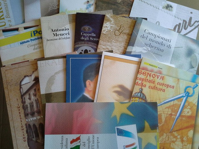 Italian Republic 2002/2004 - 16 complete folders of the period