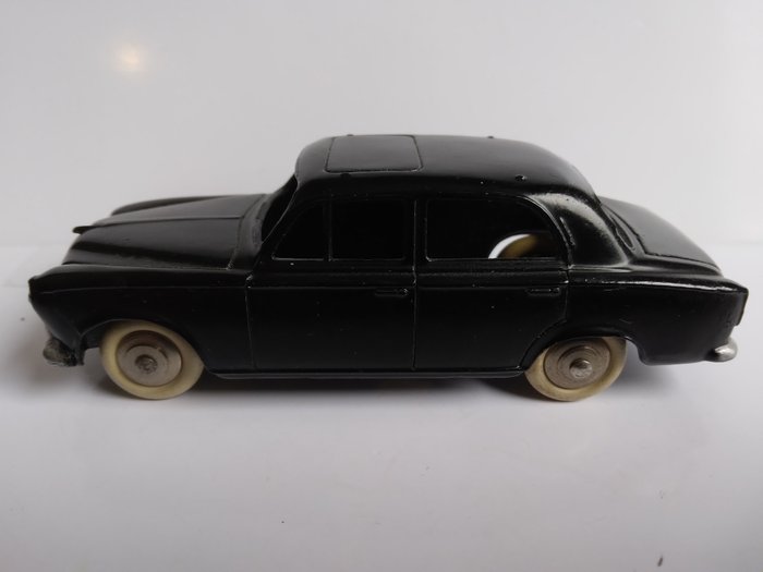 Dinky Toys - 1:43 - No. 24B - Peugeot 403