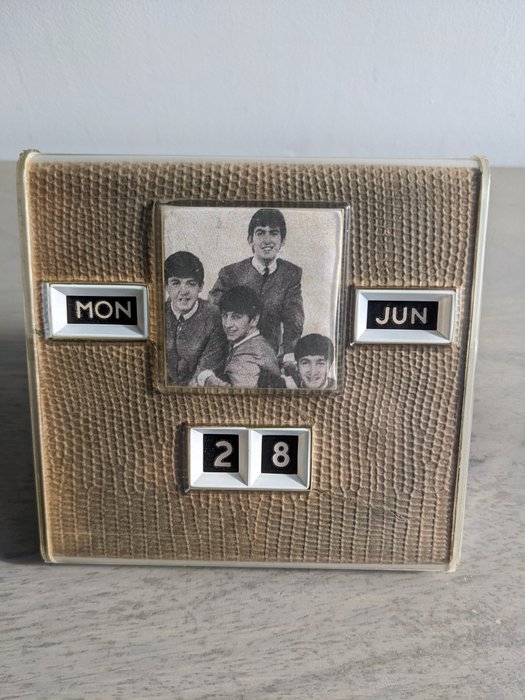 Beatles - The Beatles - Original 60'S Vintage  Perpetual Desk Calendar . - Official merchandise memorabilia item - 1964/1