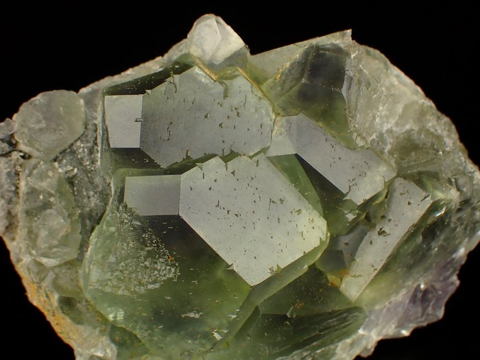 Cristalli di fluorite verde gemma su Matrix - 83×60×35 mm - 260 g