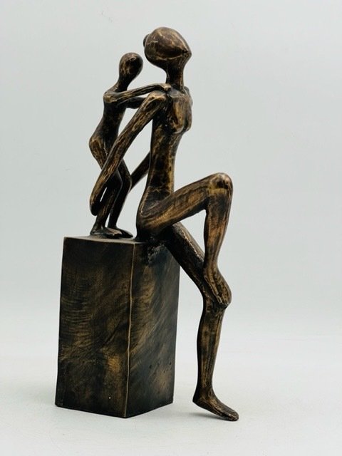 Bellissima scultura di donna con bambino in bronzo - Bronzo