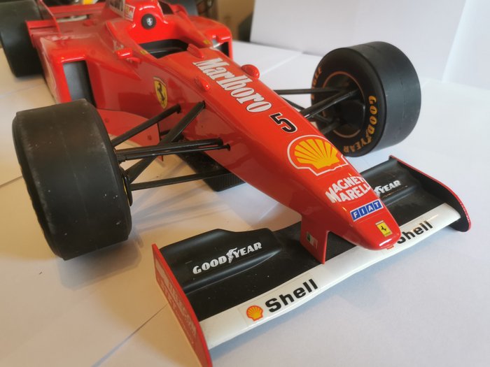 Paul Model Art Ferrari F310 B - 1:18 - Ferrari Formule 1 Limited édition 106/197 - Michael Schumacher jaar 1997