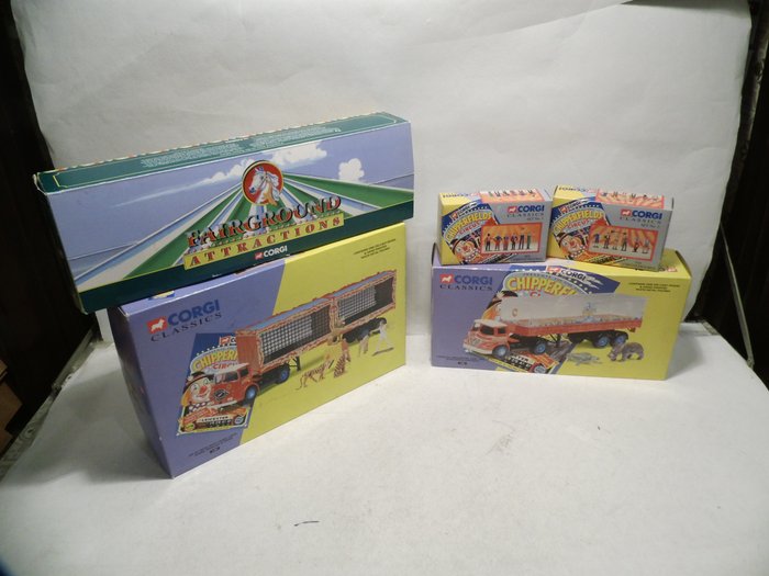 Corgi - 1:43 - Foden-ERF - Chipperfield Circus-Fairground attractions