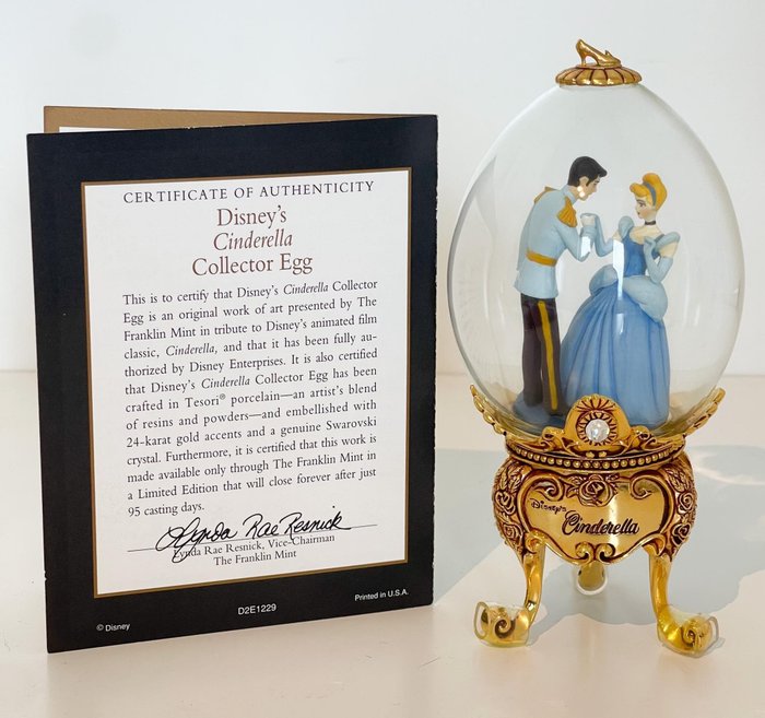 Official Disney Collector's Egg - "Disney's Cinderella" - Heavy 24 carat gold plated - with COA (1995)