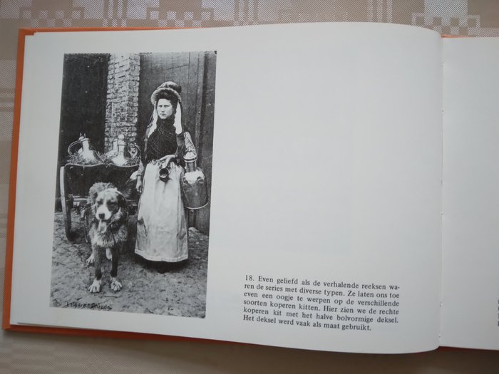 Pays-Bas et Belgique - Chariot pour chien - Laitières - cartes postales et livre de charrette à chien (Collection de 21) - 1900