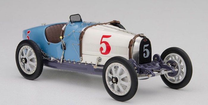 CMC - 1:18 - Bugatti T35 - 1924 - Team Argentinie - Grand Prix nations colours - Very detailed model!