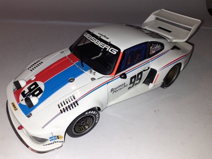 Exoto - 1:18 - Brumos Porsche 935 #99, winner Daytona - RLG18108