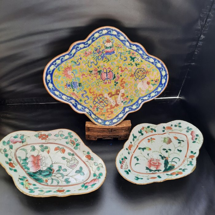 Piatto (3) - Porcellana - Cina - XIX - XX secolo