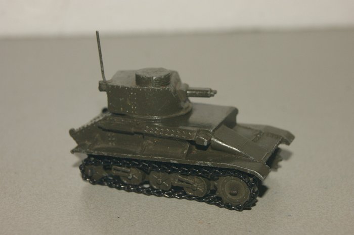 Dinky Toys - 1:48 - Pre-War First Issue - Second Serie,  British Military Camouflage Colour "Light Tank" no. 152a - 1938/'41