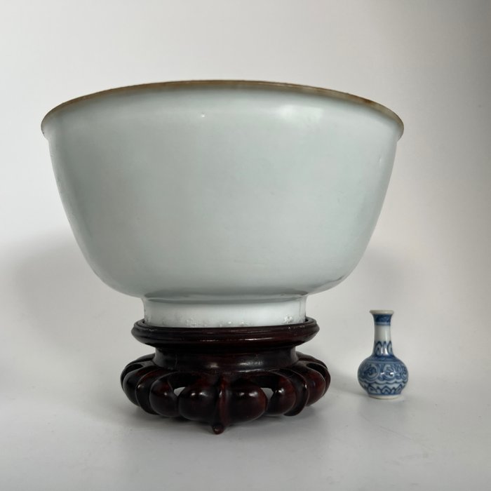Ciotola - Porcellana - Large Bowl - Monochrome crackled creamy white glaze - Cina - Dinastia Ming (1368-1644)