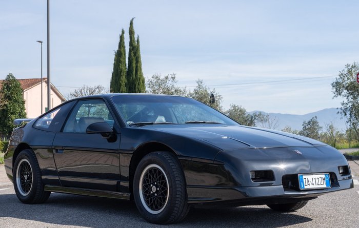 Pontiac - Fiero GT Europe V6 - fully restored - 1988