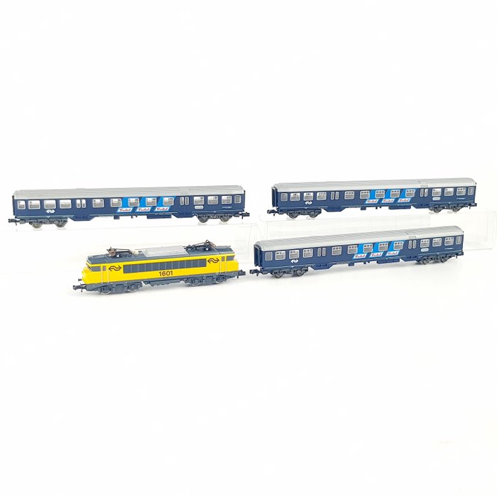 Fleischmann N - Special-Set - Train set - Series 1601 with three Plan W carriages - NS