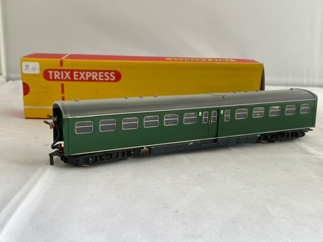 Trix International H0 - 2286 - Passagiersrijtuig - Tussenrijtuig voor Hondekop treinstel - (7844) - NS