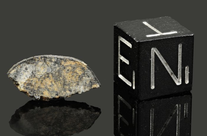 L'Aigle Meteorite Fetta - 0.45 g - (1)