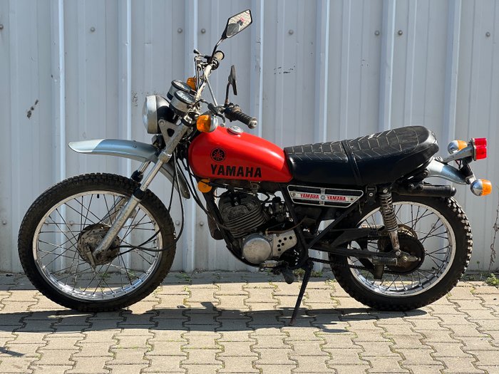 Yamaha - DT 175 - 1974