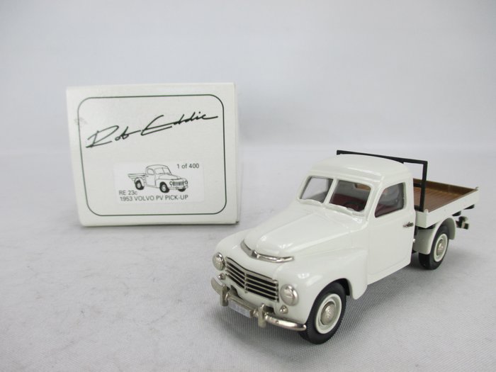 RobEddie - 1:43 - RE 23c - Limited edition 1953 Volvo PV Pick-Up in mint condition and with original packaging