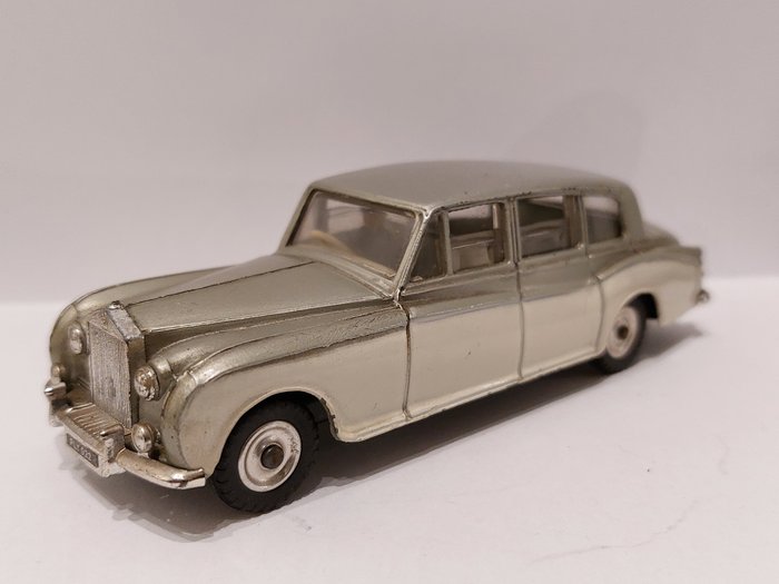 Dinky Toys - 1:43 - Rolls Royce Phantom V - Nr. 198