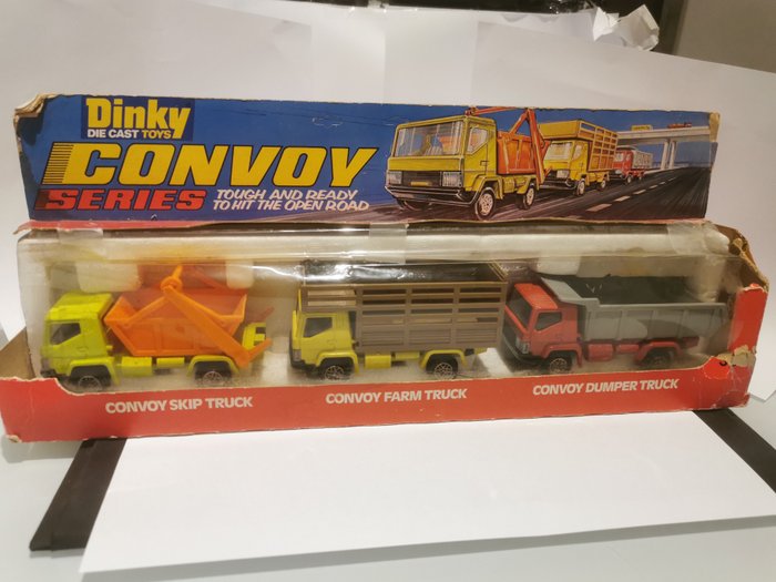 Dinky Toys - 1:43 - Convoy Skip Truck, Convoy Farm Truck, Convoy Dumper Truck ref. 399 - In de originele doos beschadigde doos gezet de vrachtwagens zijn nieuw