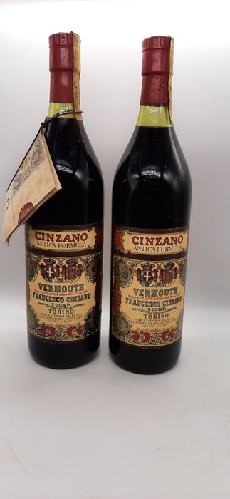 Cinzano - Antica Formula - Bottle No. 16238 & 29711 - b. Anni ‘70 - 100cl - 2 bottiglie